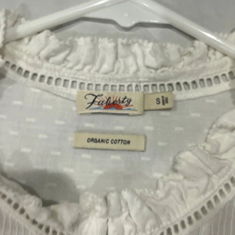 Faherty White Ruffled Blouse - Picture 3 of 3